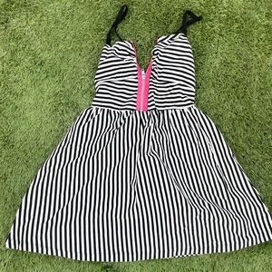 ⛄️🎄Hot Topic Black & White stripe mini dress (pre-owned)